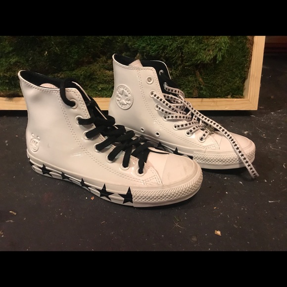Converse brand new size 6 Miley Cyrus - Picture 2 of 3